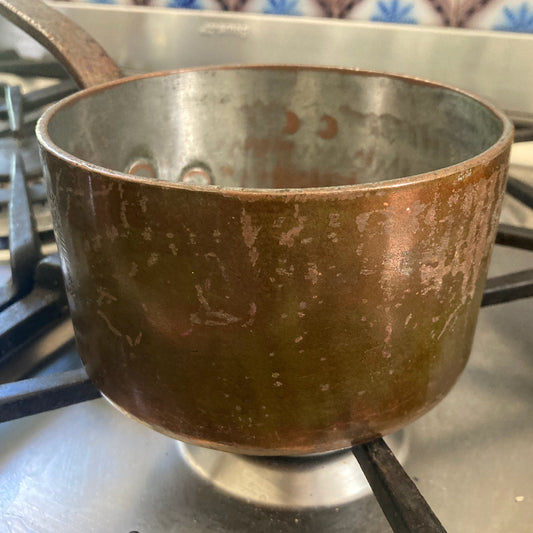 Ancienne casserole en cuivre étamé de marque Dehillerin