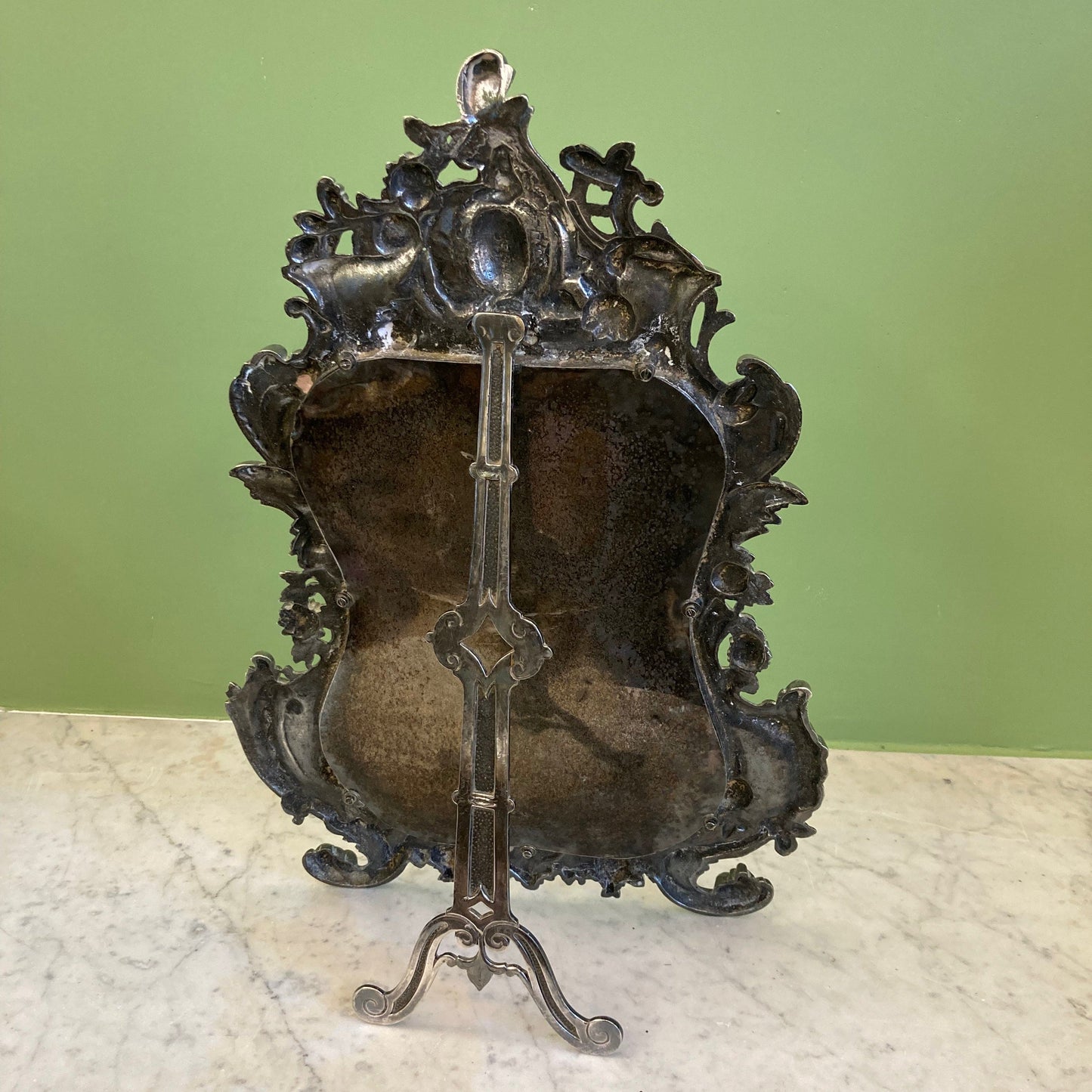 Ancien miroir fin 19e. de style rocaille en bronze argenté