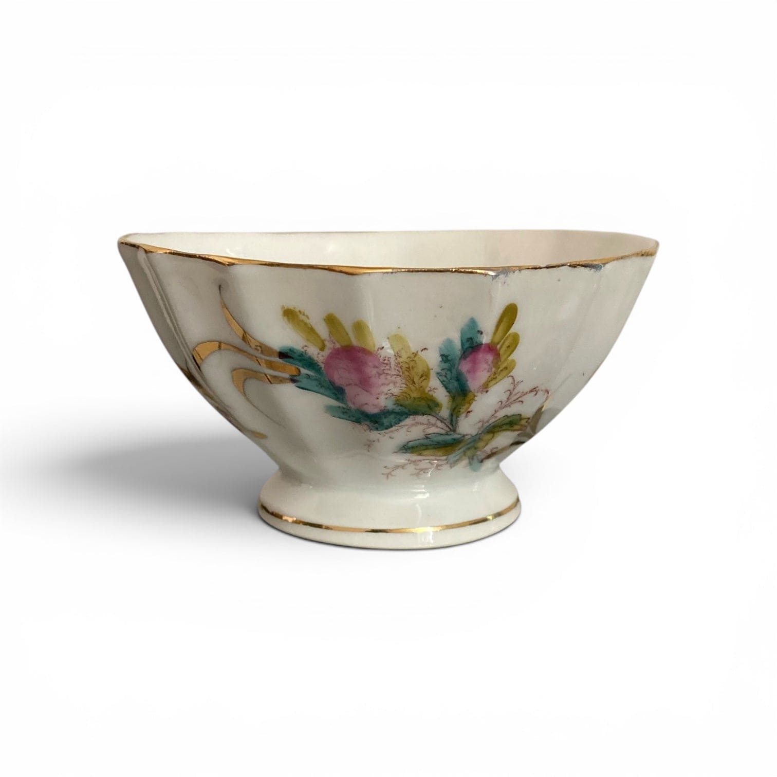 4 Bols porcelaine anciens décor de fleurs