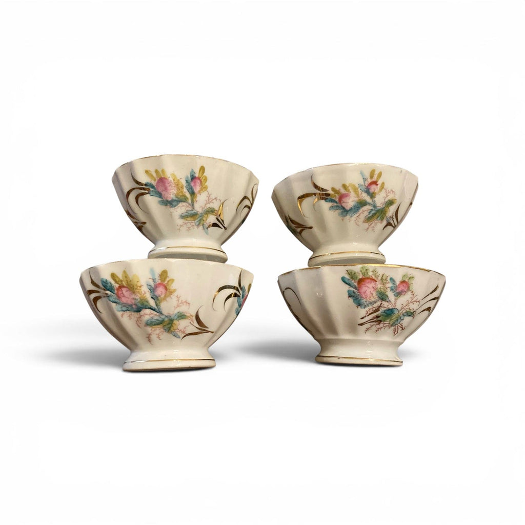 4 Bols porcelaine anciens décor de fleurs