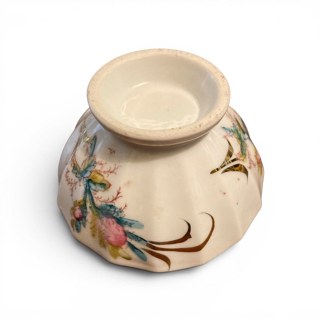 4 Bols porcelaine anciens décor de fleurs