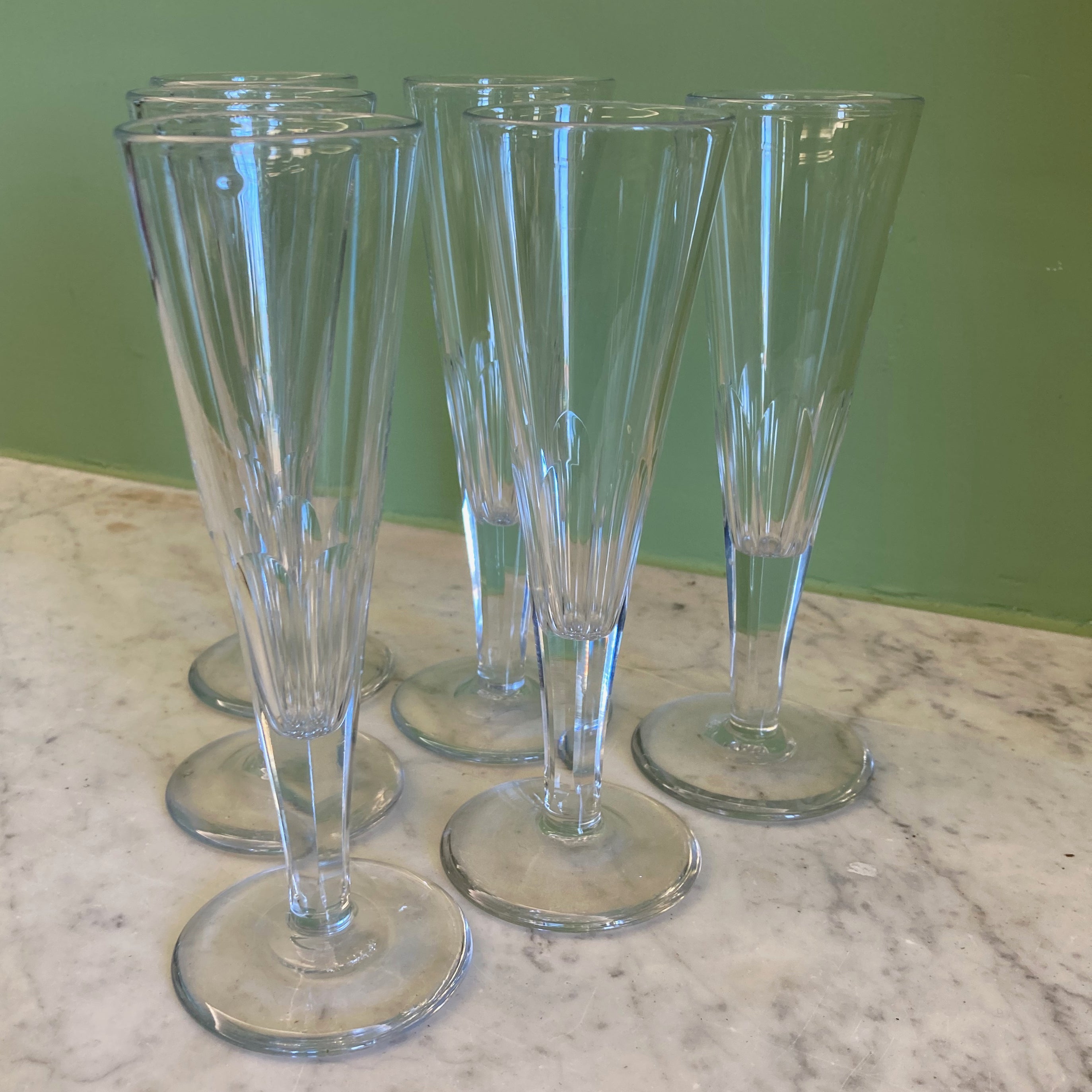 6 flûtes en cristal taillé de Baccarat fin 19ème.
