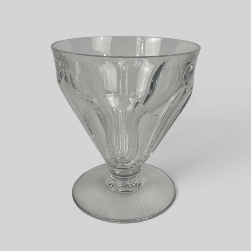 Ancien verre en vin en cristal de Baccarat modèle Talleyrand