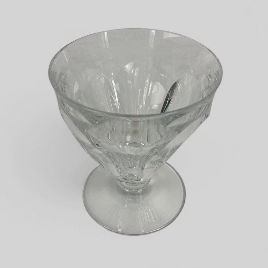 Ancien verre en vin en cristal de Baccarat modèle Talleyrand