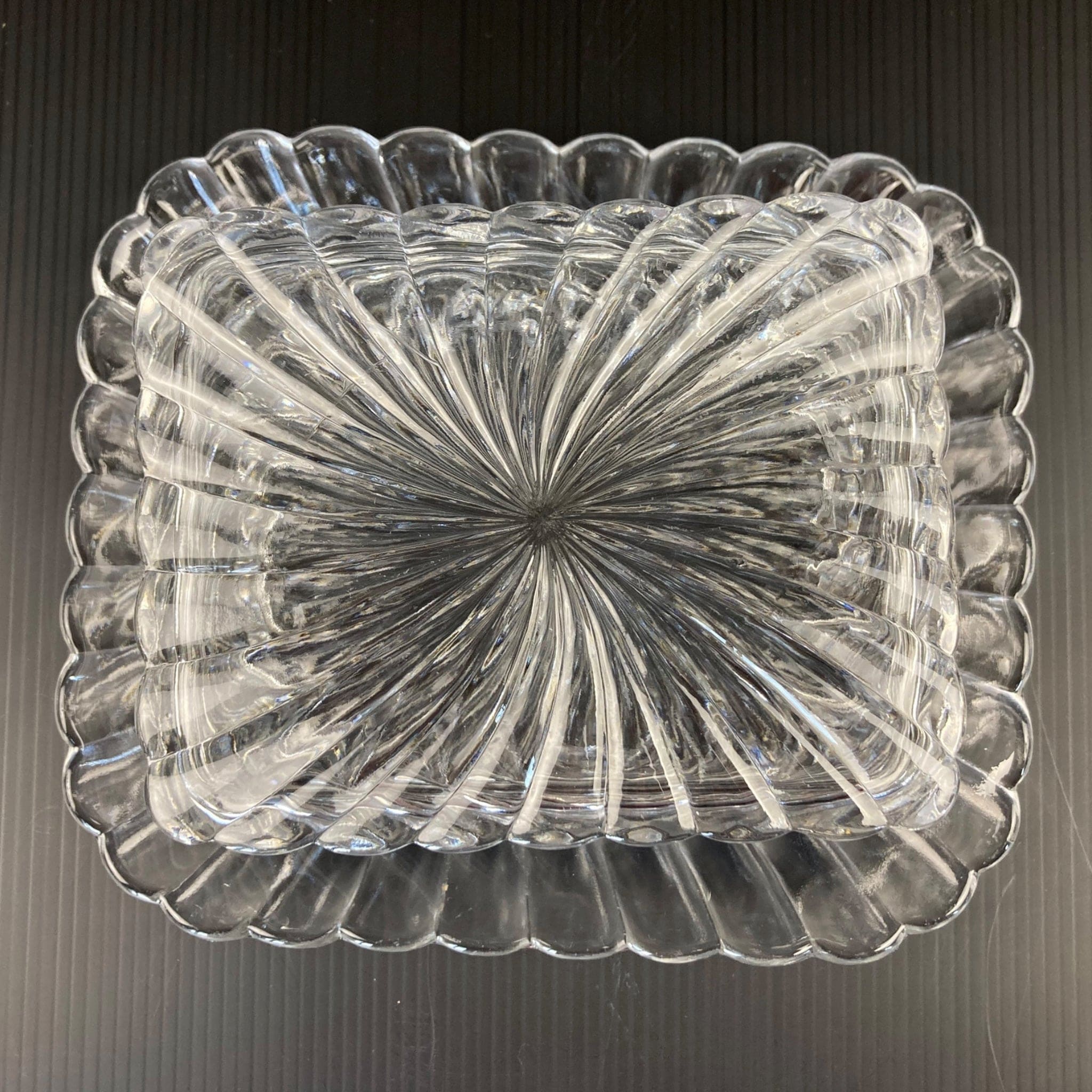 Baccarat boite à sardines en cristal moulé