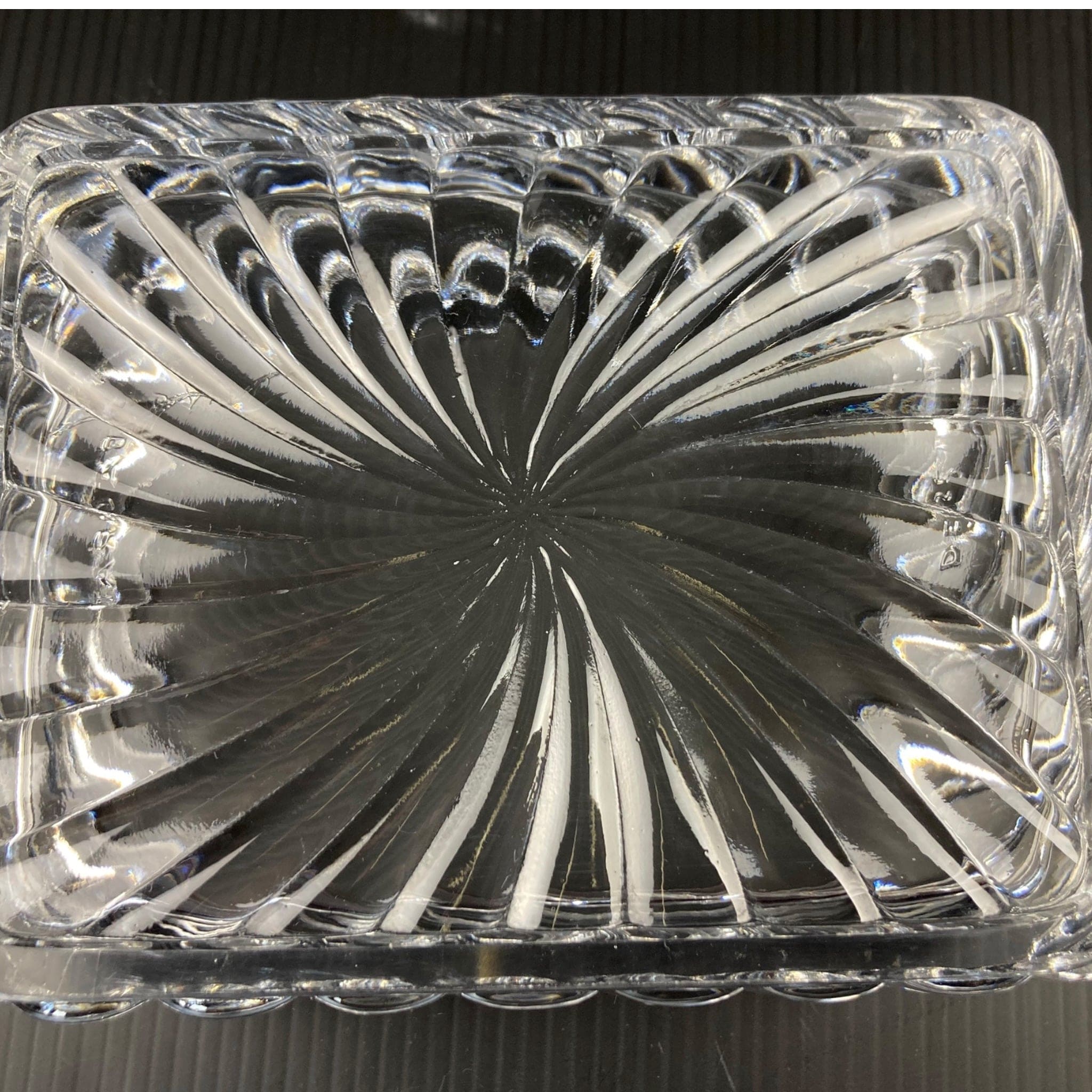 Baccarat boite à sardines en cristal moulé