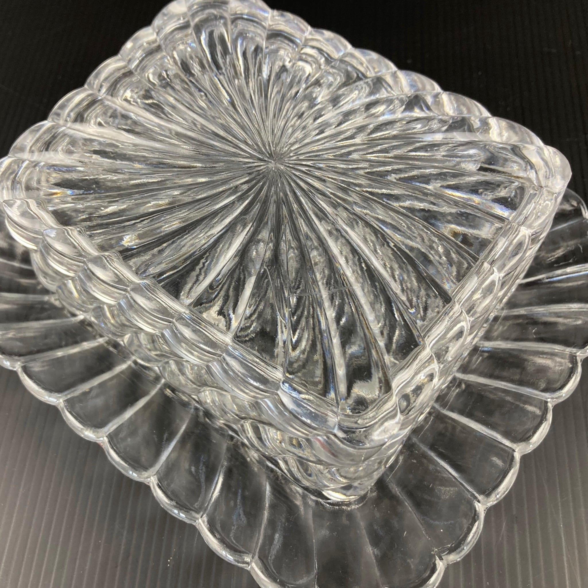 Baccarat boite à sardines en cristal moulé