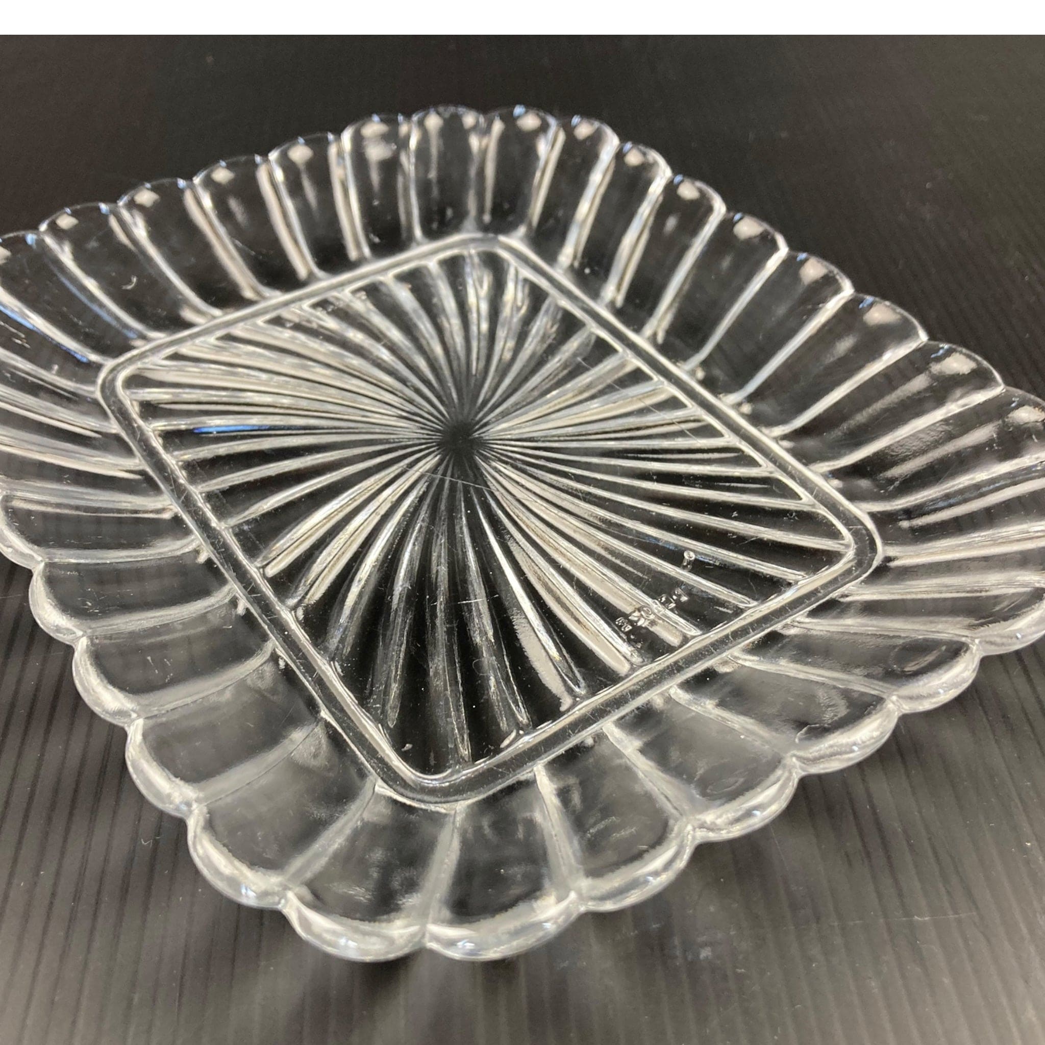 Baccarat boite à sardines en cristal moulé