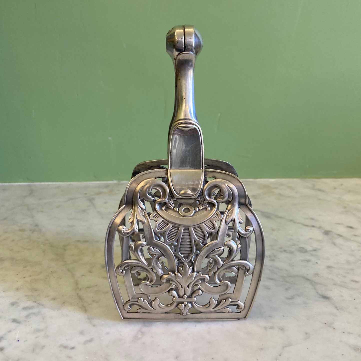 Ancienne pince à asperges en métal argenté de la Maison Christofle