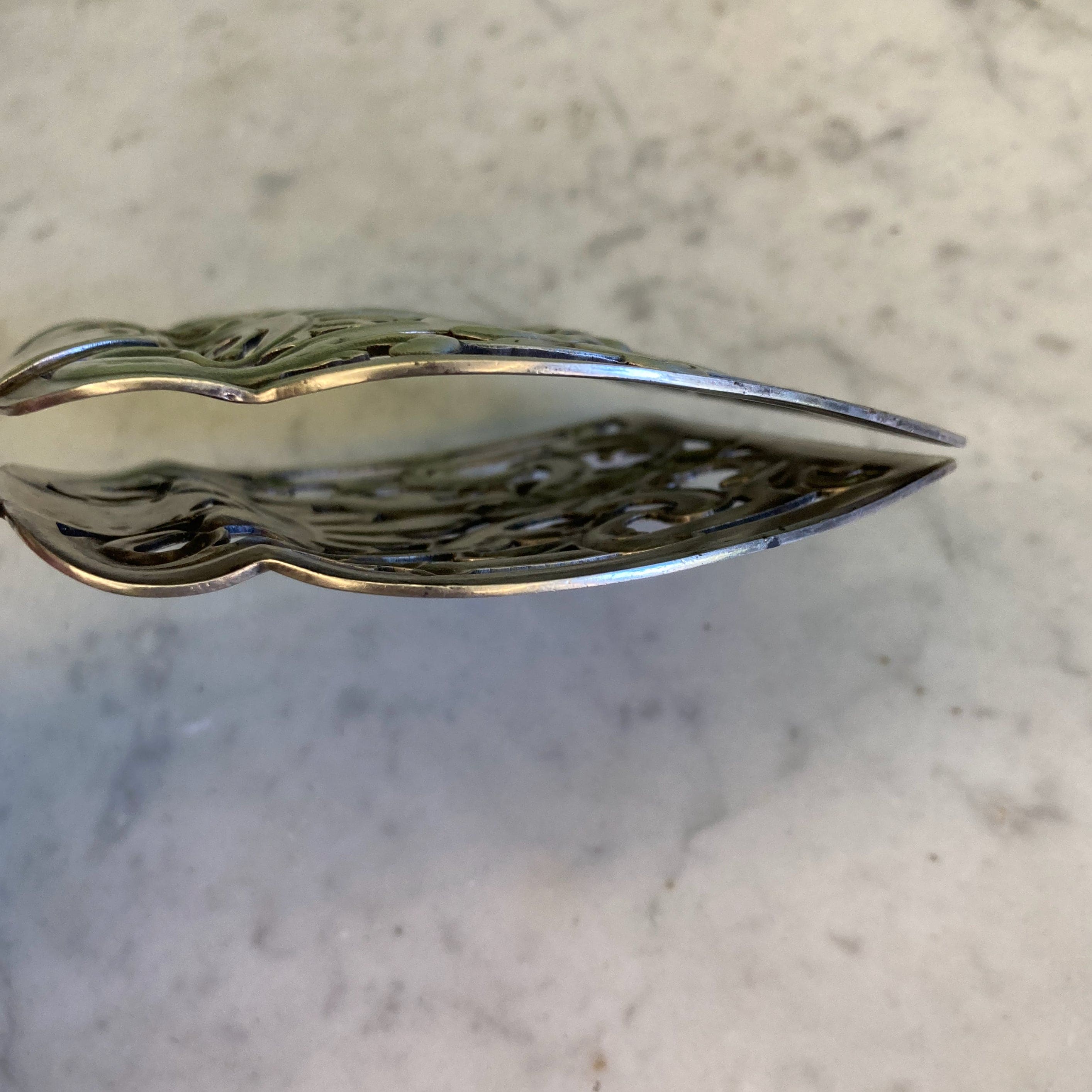 Ancienne pince à asperges en métal argenté de la Maison Christofle