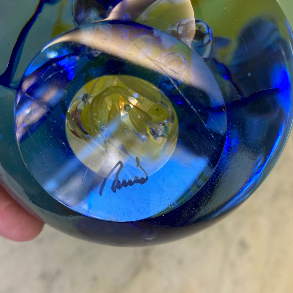 Presse papier en verre soufflé de Remigijus Kriukas dit Remis