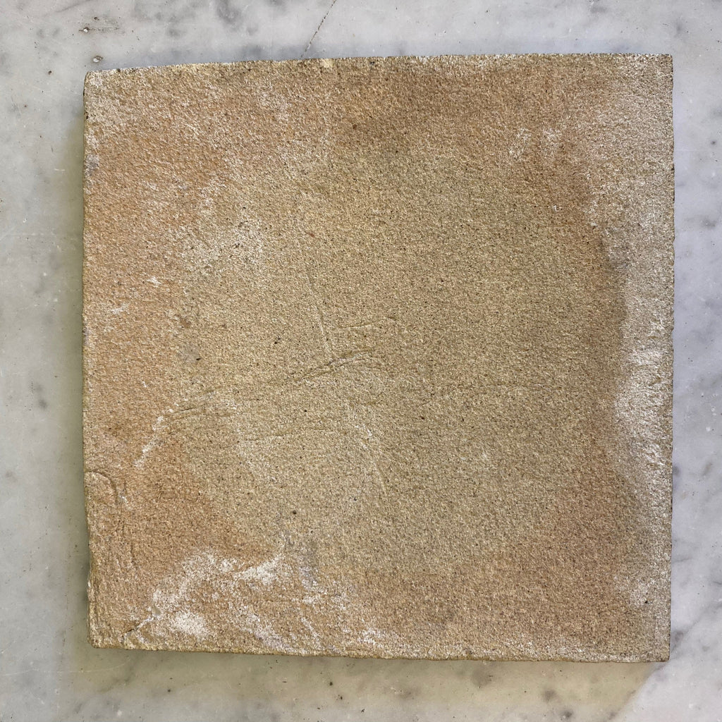 ancien carreau en faïence de Delft à décor d' un cygne en camaieu de bleu