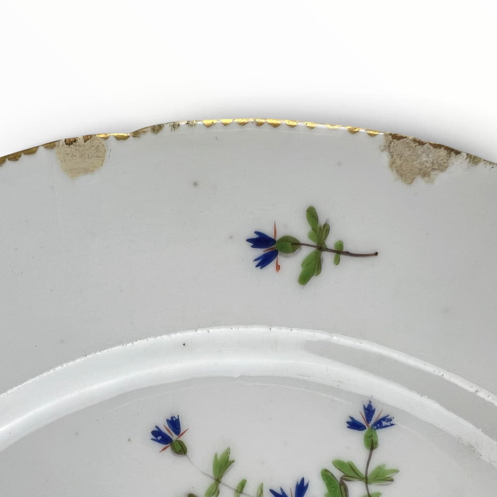 Deux éclats de surface anciennement restaurés