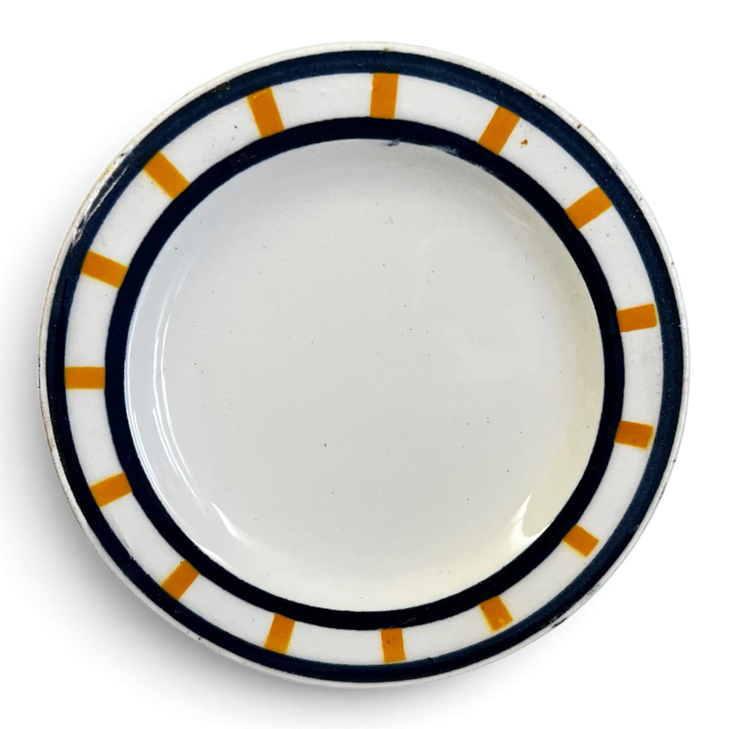 anciennes assiettes de dinette en céramique décor Béarn