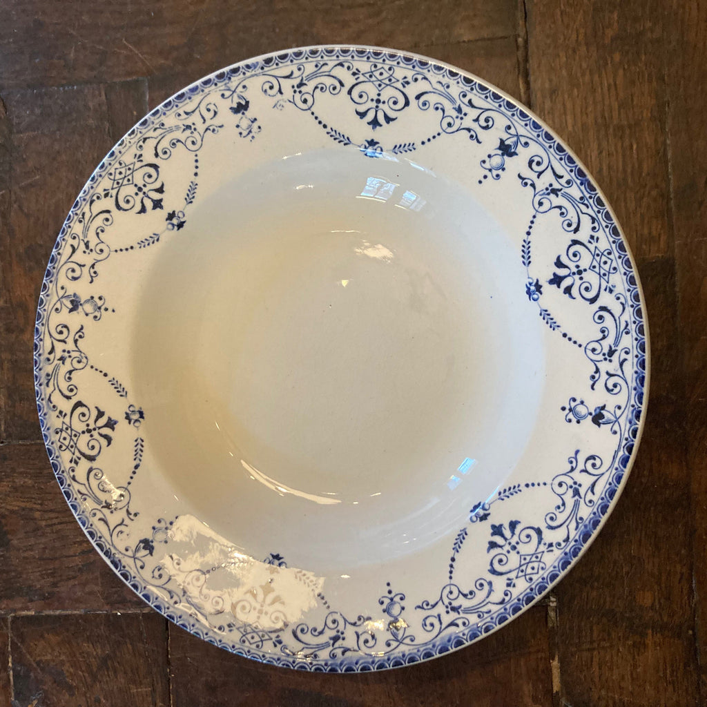 12 assiettes creuse en faience de choisy le roi décor Balzac