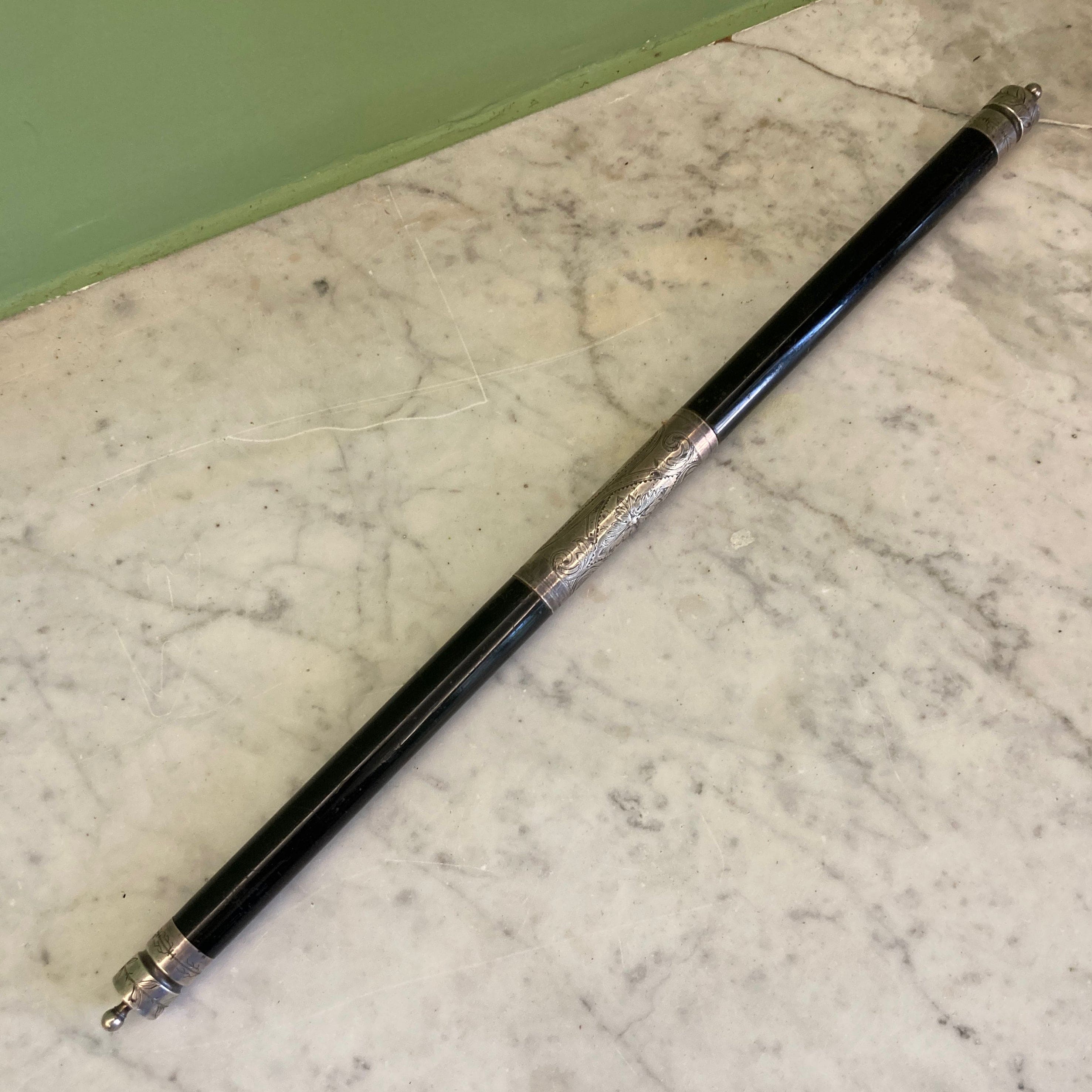 Baguette de chef de la fanfare de Castets au 19ème en ébène et argent.