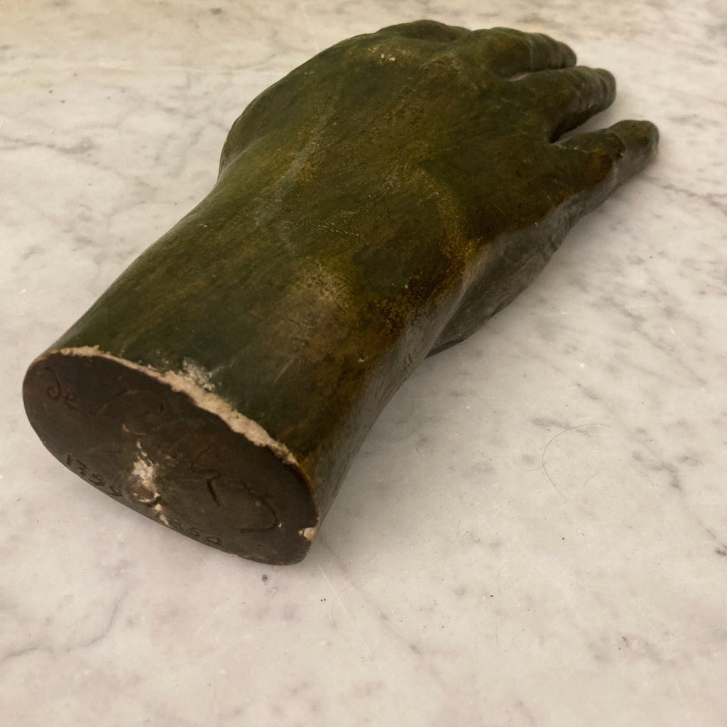 Moulage en plâtre de la main d' Honoré de Balzac vers 1900.