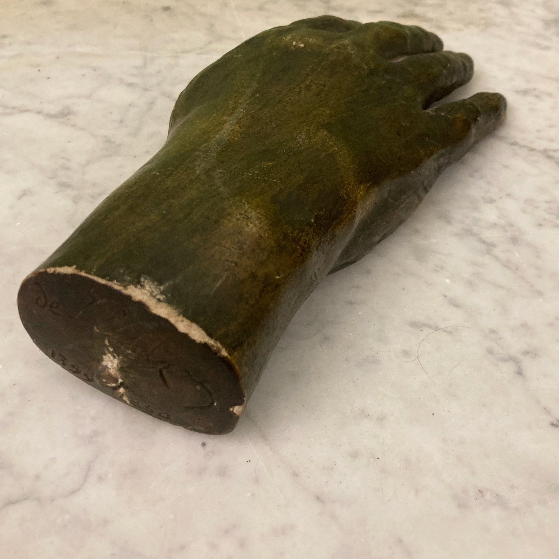 Moulage en plâtre de la main d' Honoré de Balzac vers 1900.