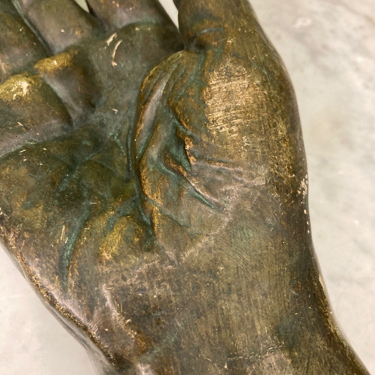 Moulage en plâtre de la main d' Honoré de Balzac vers 1900.