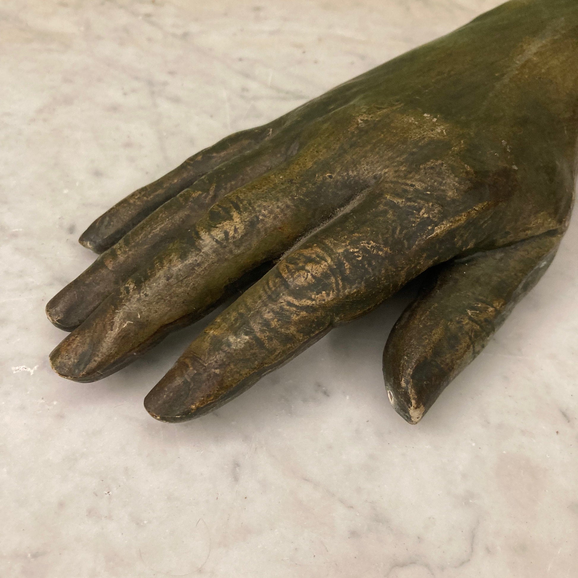 Moulage en plâtre de la main d' Honoré de Balzac vers 1900.