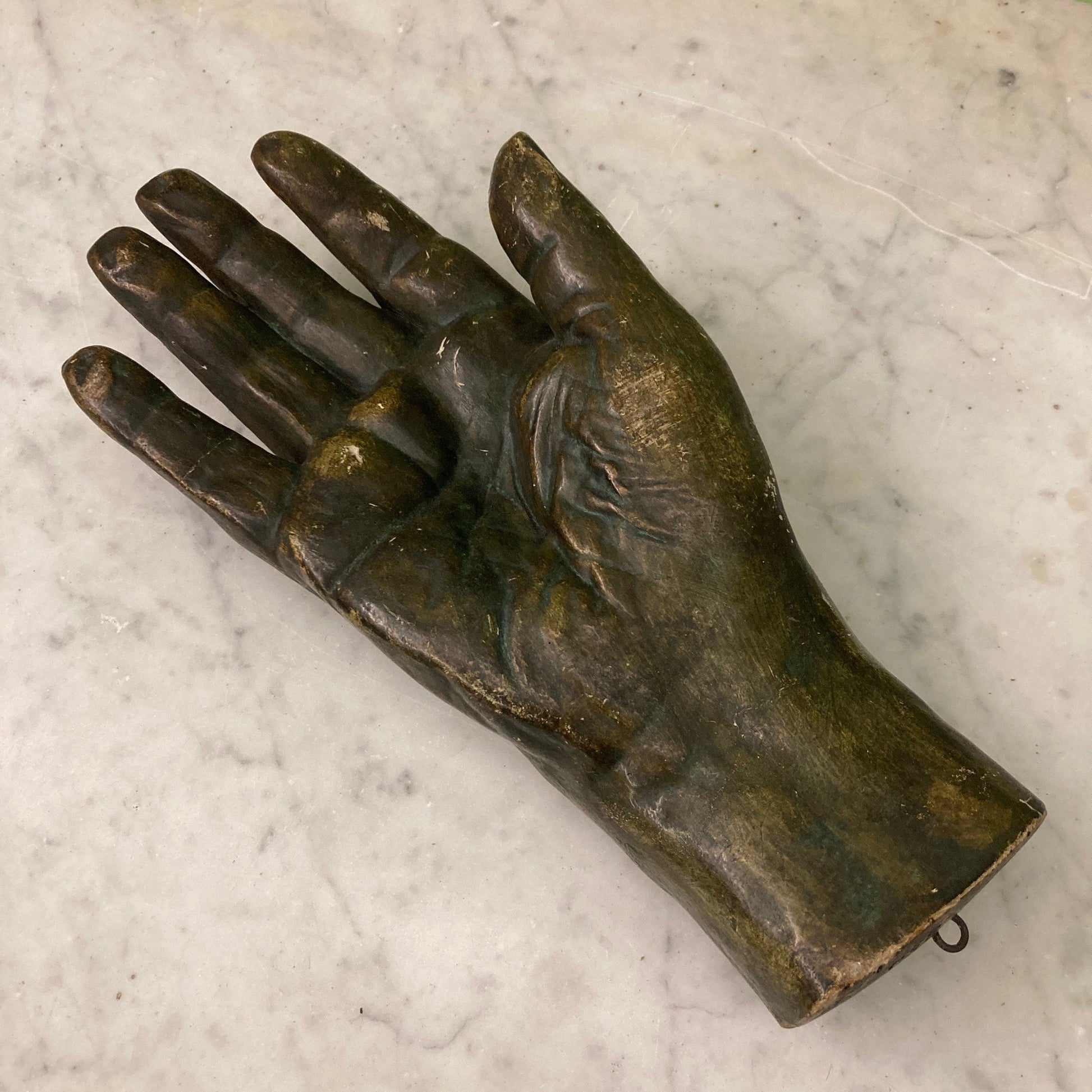 Moulage en plâtre de la main d' Honoré de Balzac vers 1900.