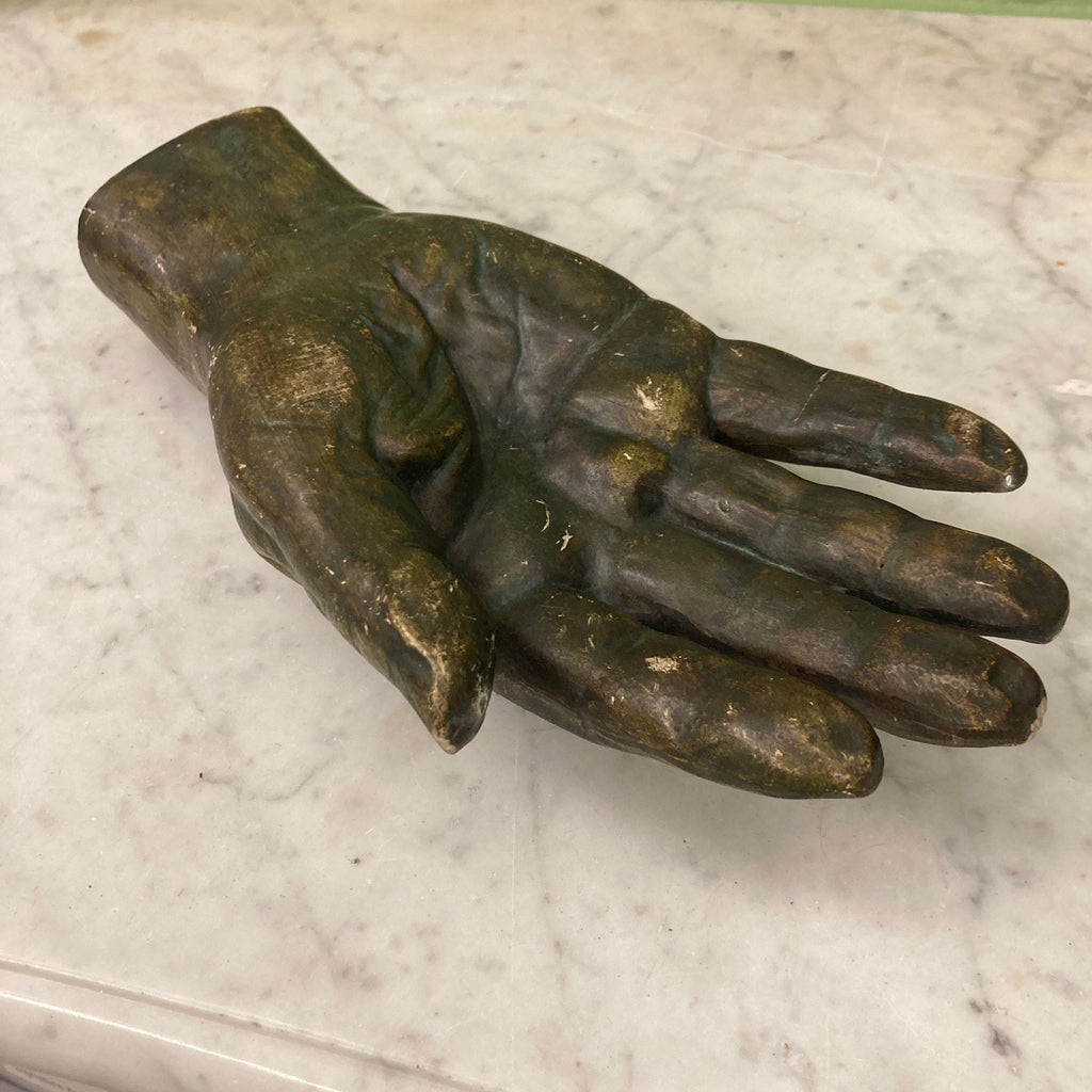 Moulage en plâtre de la main d' Honoré de Balzac vers 1900.