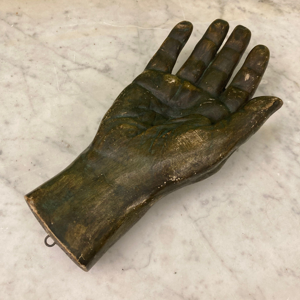 Moulage en plâtre de la main d' Honoré de Balzac vers 1900.