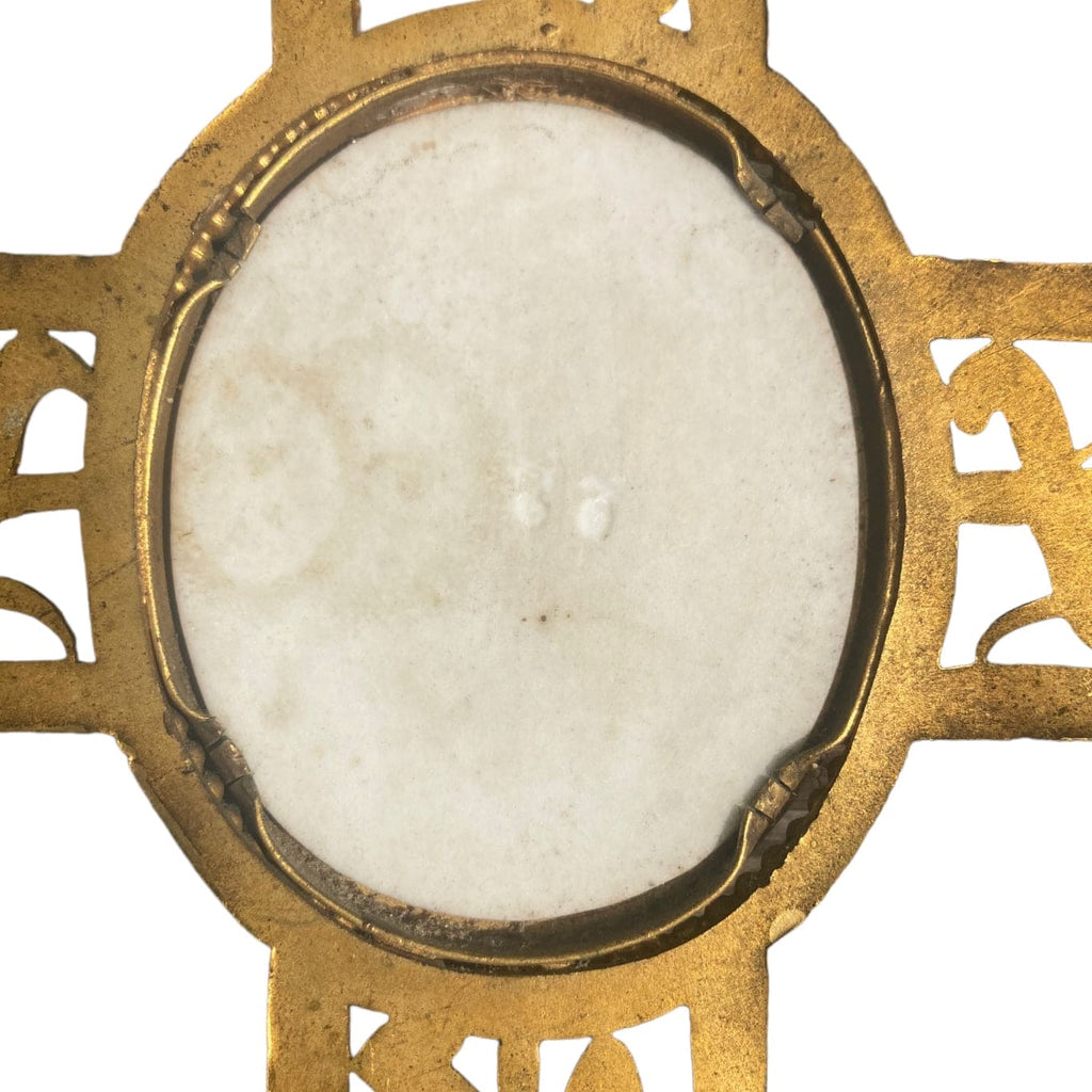 ancien bénitier Christ en médaillon