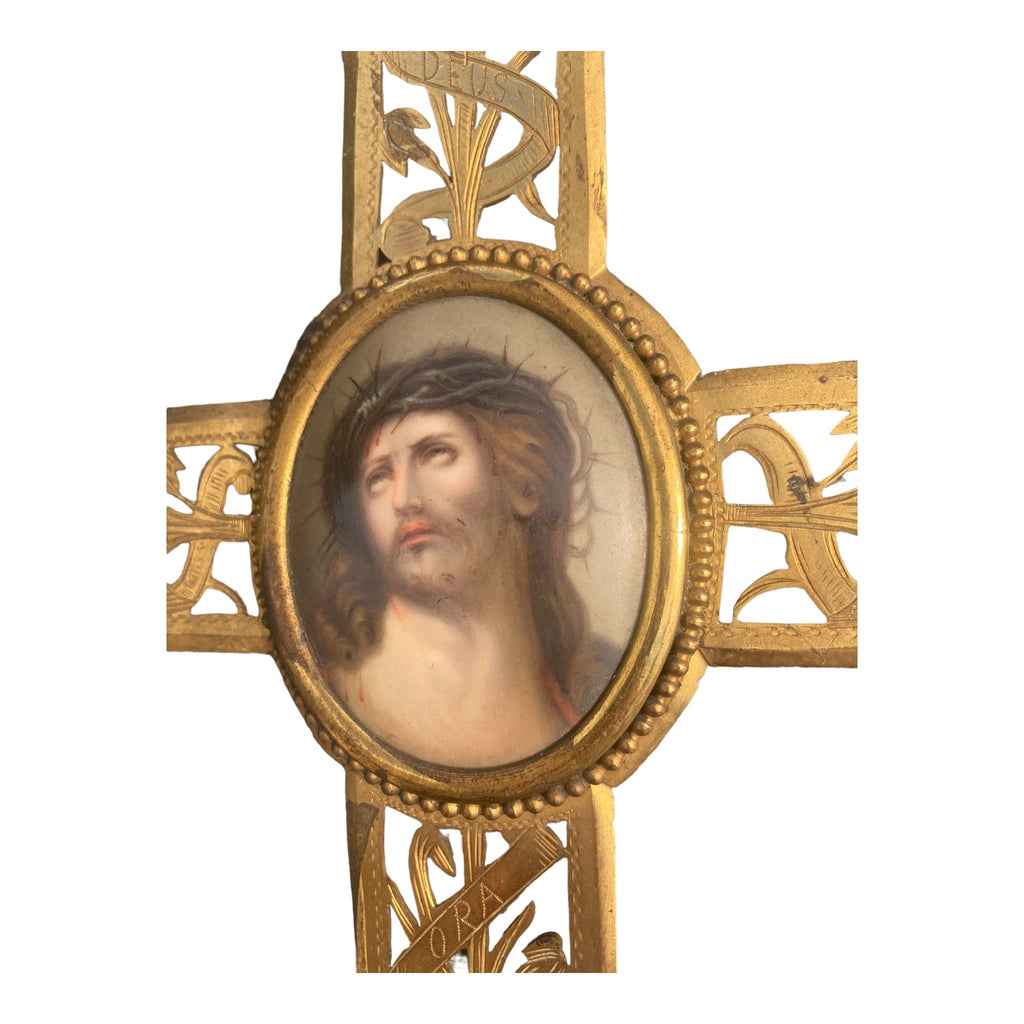 ancien bénitier Christ en médaillon