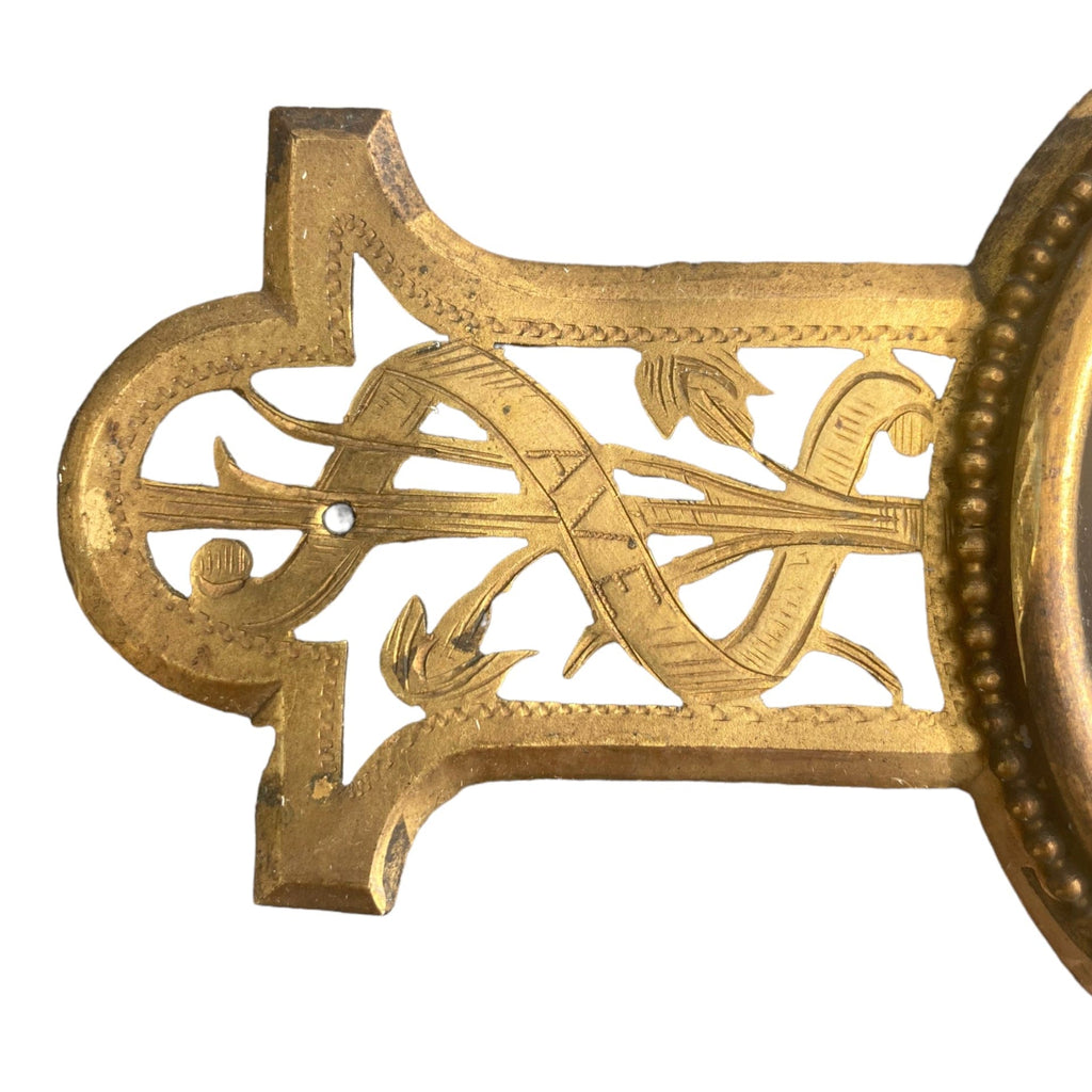 ancien bénitier Christ en médaillon