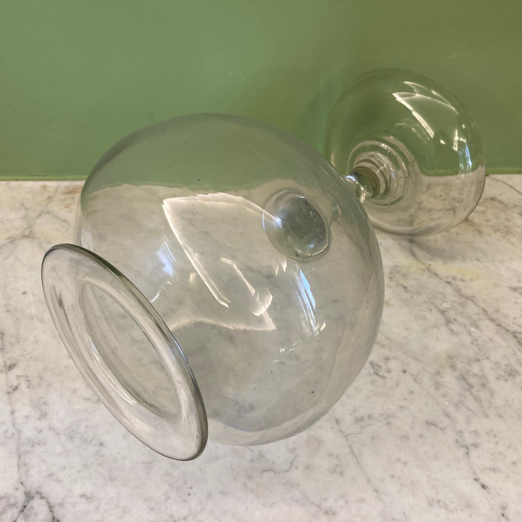 Bocal à sangsues en verre soufflé.