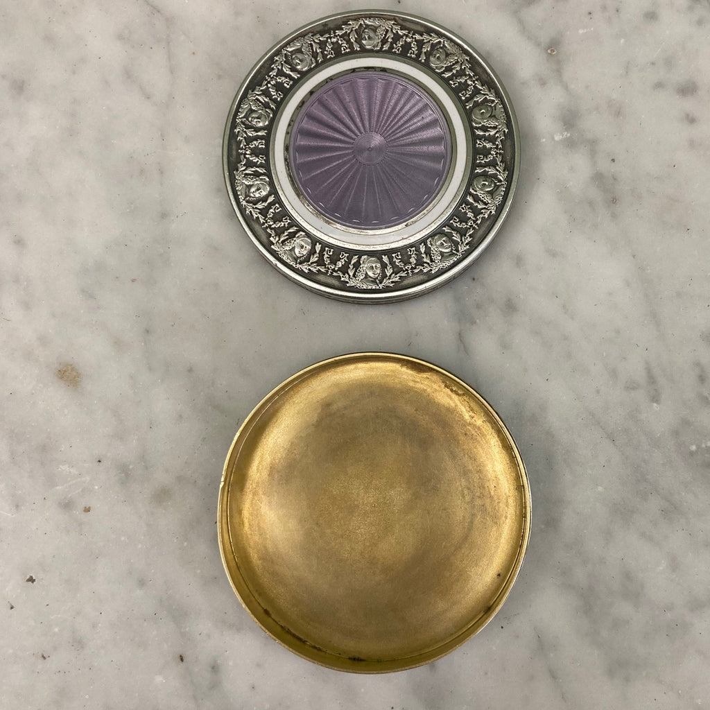 Ancienne boite à pilules en argent massif et émail guilloché