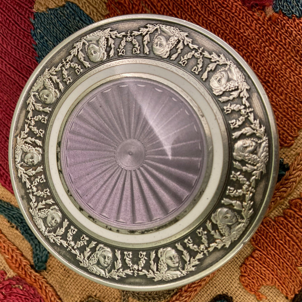 Ancienne boite à pilules en argent massif et émail guilloché