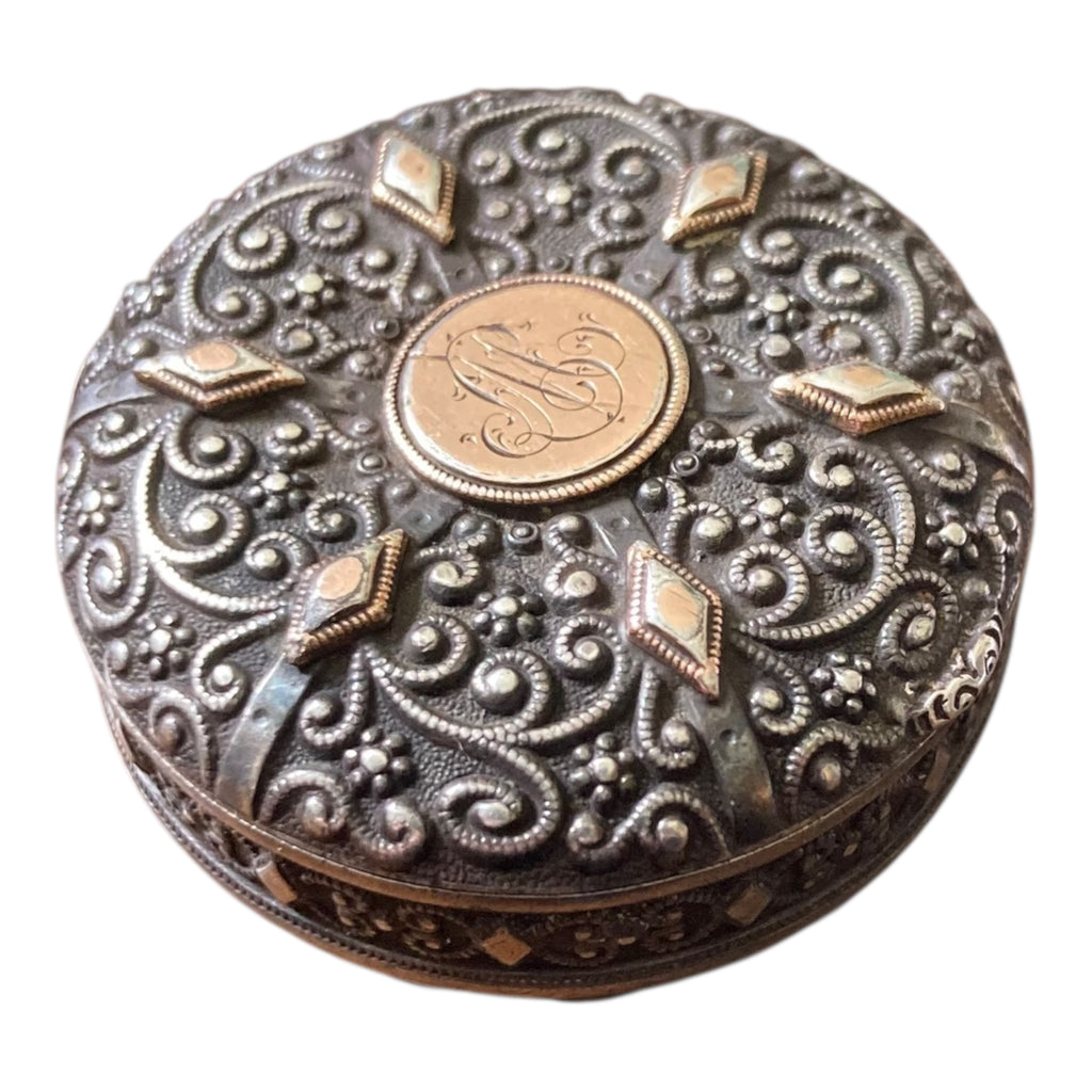 Boite à pilules en argent massif vers 1900