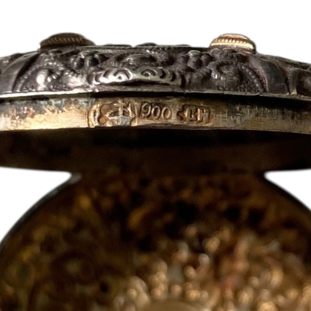 Boite à pilules en argent massif vers 1900