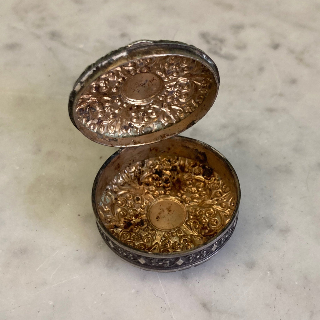 Boite à pilules en argent massif vers 1900