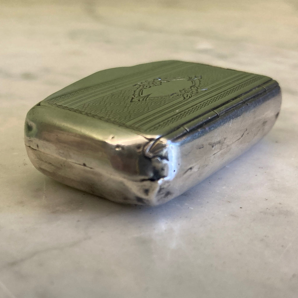 ancienne petite tabatière en argent massif