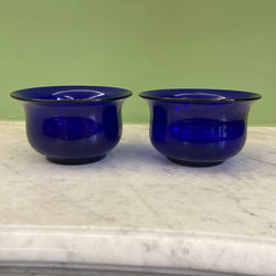 Paire de bols rince-doigts en cristal bleu cobalt de Baccarat