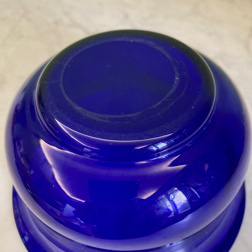 Paire de bols rince-doigts en cristal bleu cobalt de Baccarat