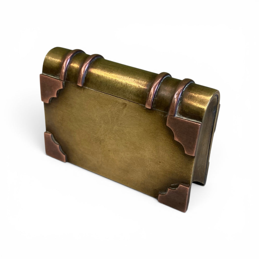ancien briquet de poilu en forme de livre.