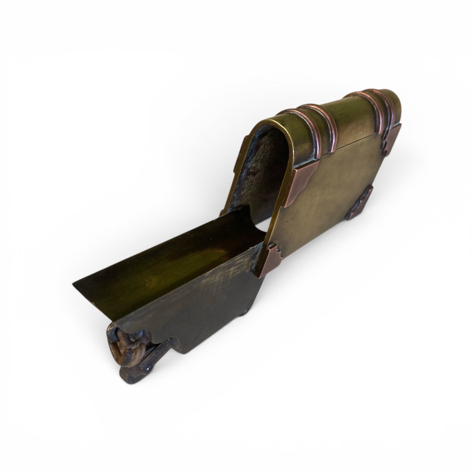 ancien briquet de poilu en forme de livre.