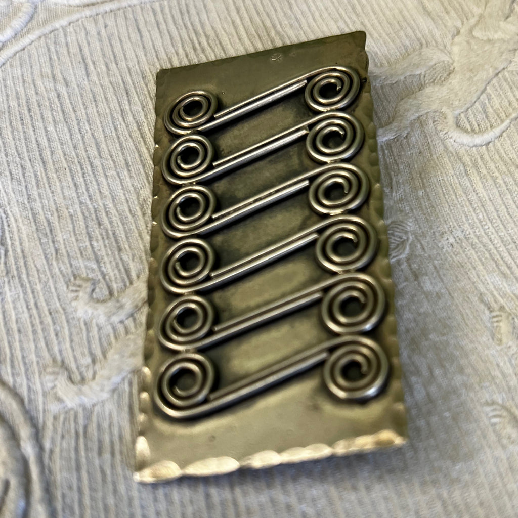 Broche moderniste en argent par Augis