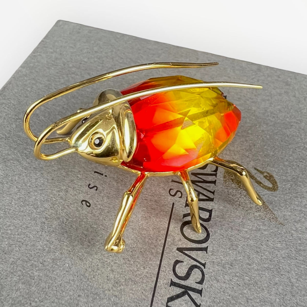 Broche scarabée Swarovski Fire Opal en argent 925 vermeil avec cristal rouge orange et écrin d'origine