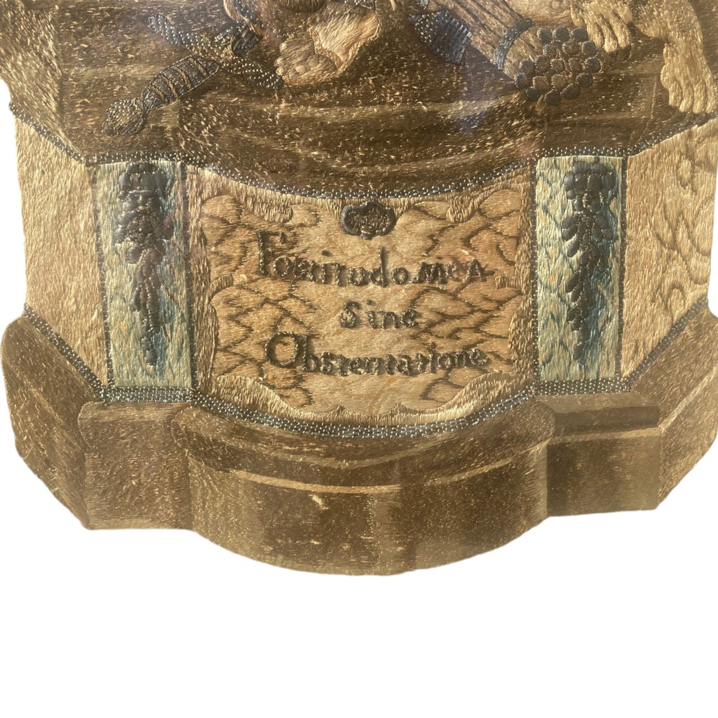 Broderie sur soie ancienne  allégorie de la Force