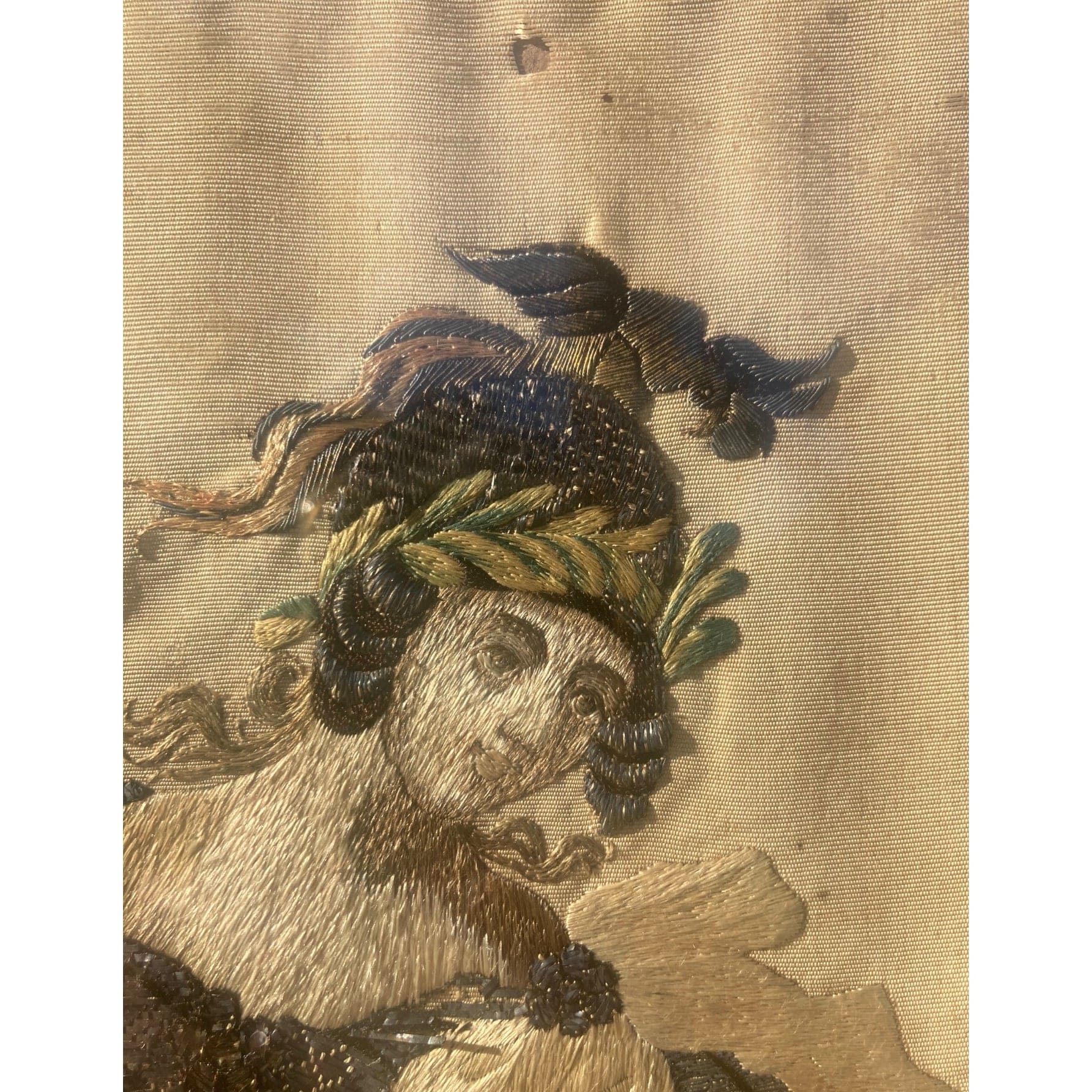 Broderie sur soie ancienne  allégorie de la Force