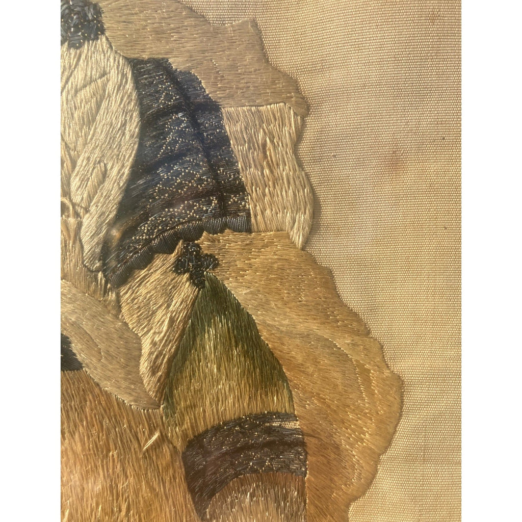 Broderie sur soie ancienne  allégorie de la Force