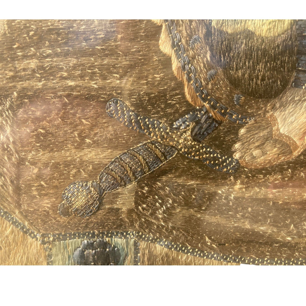 Broderie sur soie ancienne  allégorie de la Force