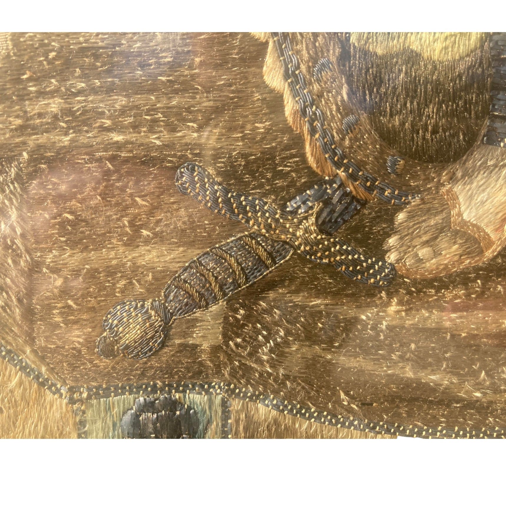 Broderie sur soie ancienne  allégorie de la Force