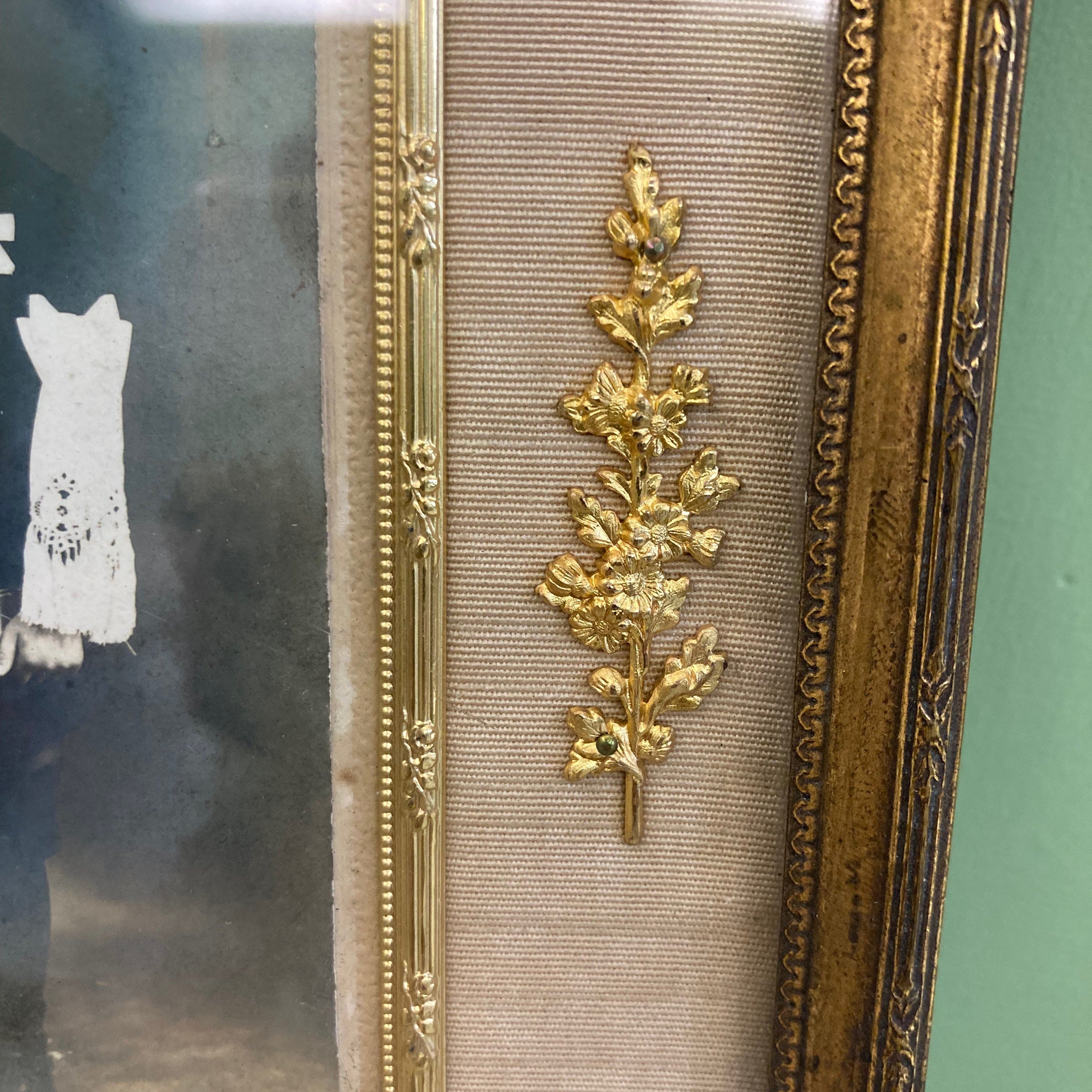 Cadre photo ancien en bronze doré