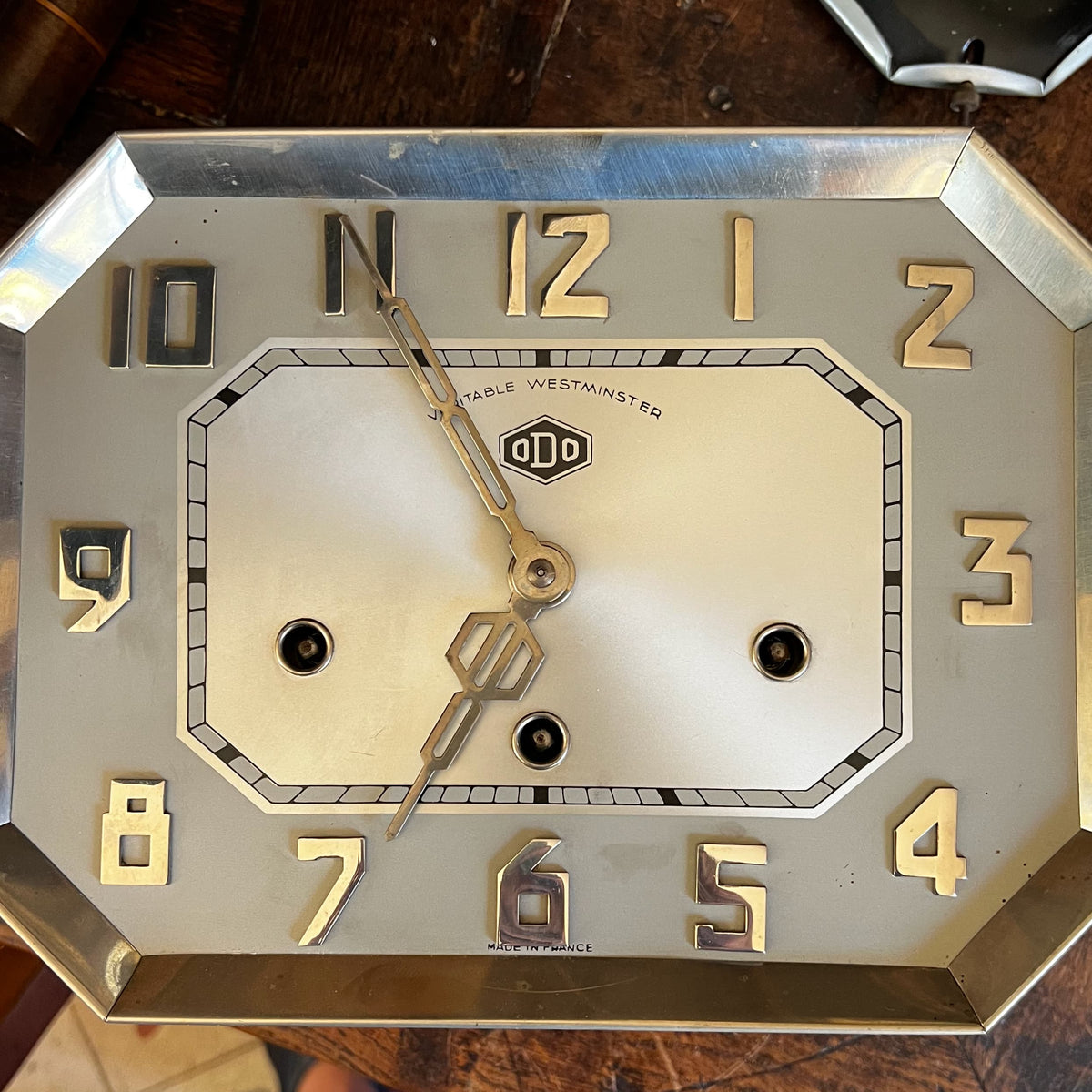 Ancien carillon Odo, 10 tiges et 10 marteaux.